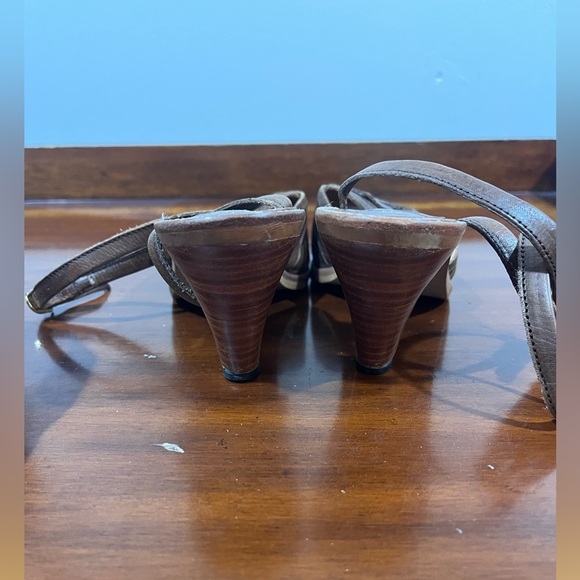 Vintage Lord & Taylor Heeled Leather Sandals - Picture 5 of 8